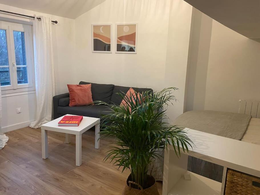 Ferienwohnung La Mansarde Lcd Pontoise Exterior foto